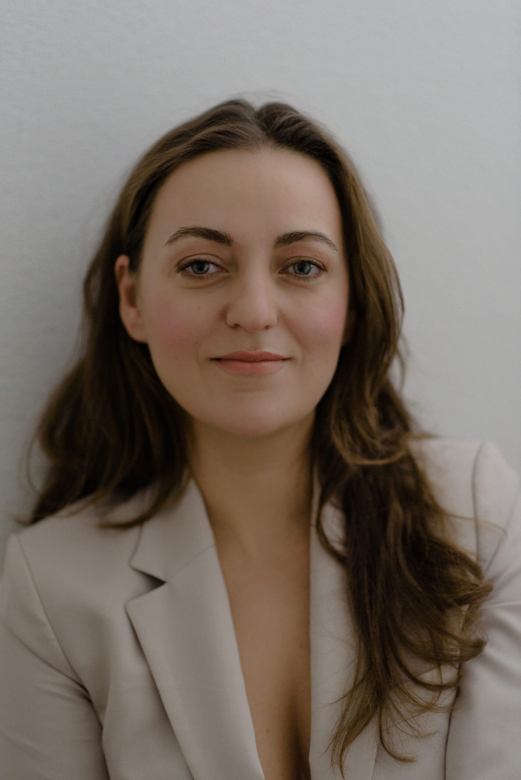 Portraet von der Fotografin Anna Zeiter